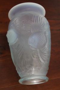 Antike Liberty/Art Deco Vase aus irisierendem Opalglas aus den 30er Jahren. Wunderschön. Höhe 23 cm.